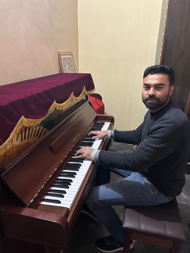 BUY USED PIANO