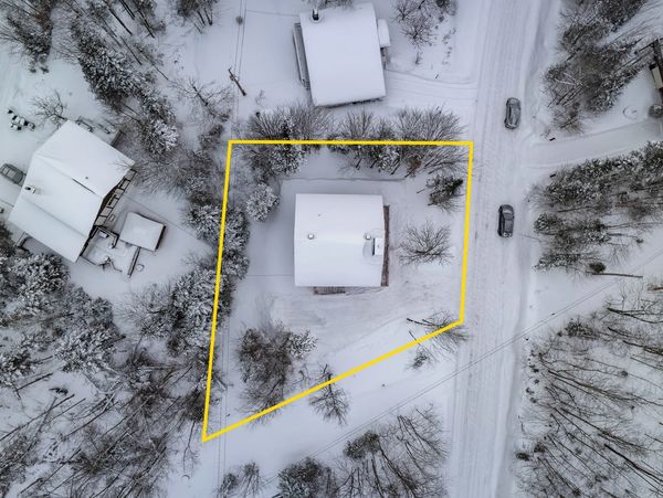 Vue aérienne d'un terrain à Ste-Agathe-des-Monts