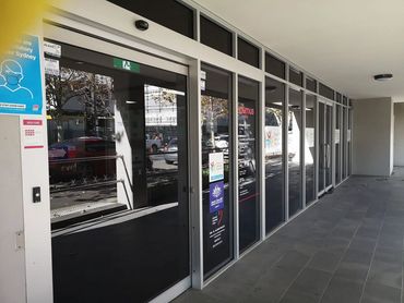 Commercial window cleaning