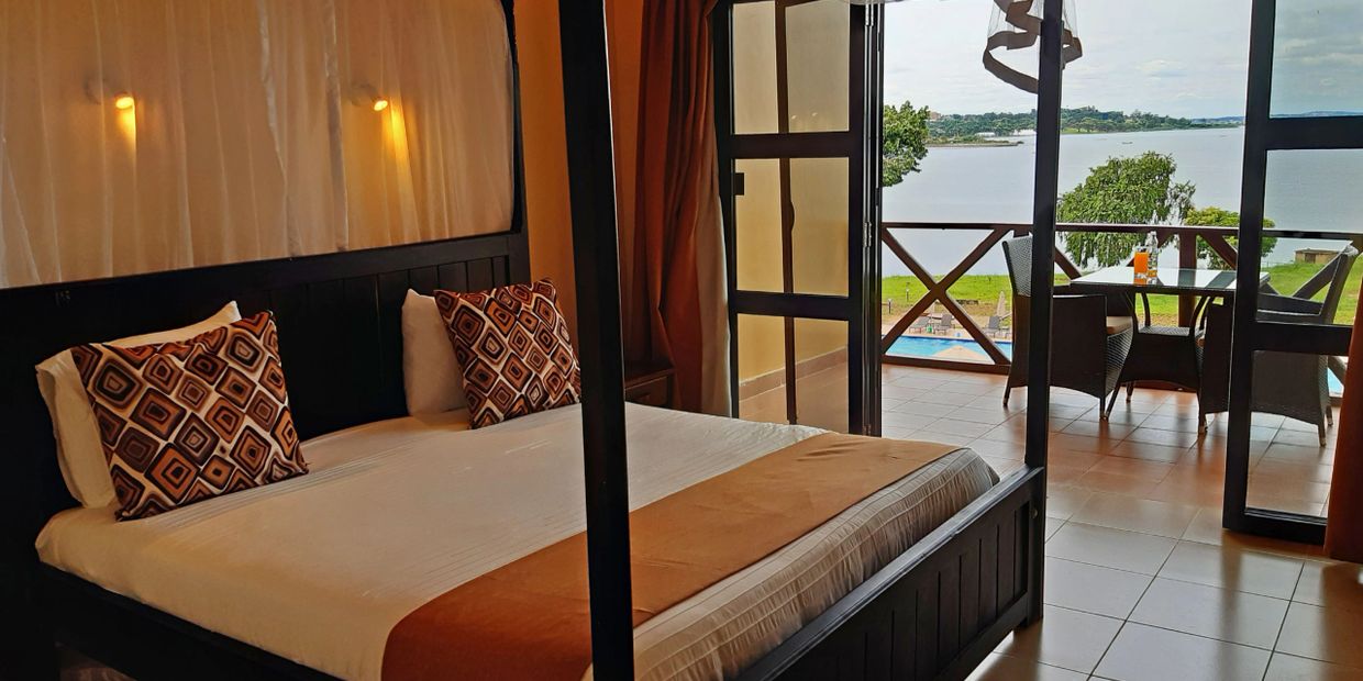 All rooms are self-contained and have a television, mini-bar and balcony with lake view.