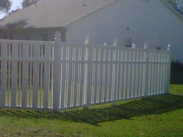 6' High Vinyl Alternating Picket Fence w/ Mid-Rail