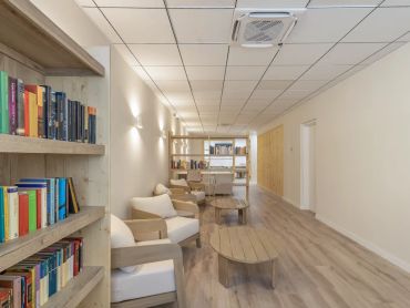 Zona de coworking amb wifi d'alta velocitat a Be 1960 — apartaments Bagà