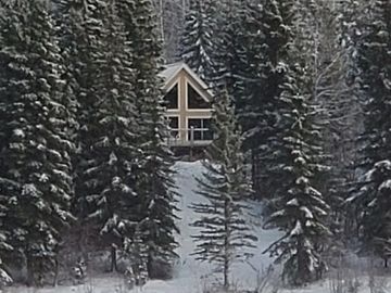 Scarlet Antlers cabin in the winter time