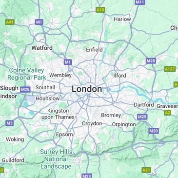 Map showing London and surrounding towns with major roads and parks.