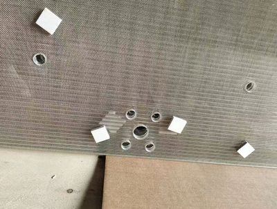 Decorative laminated glass with wire mesh for hotel design