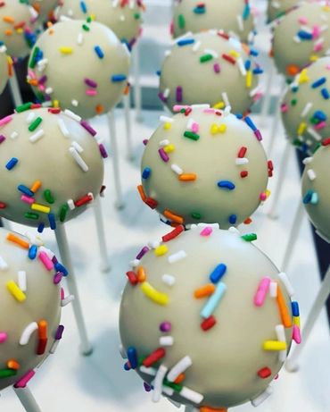 vanilla cake pop bakery