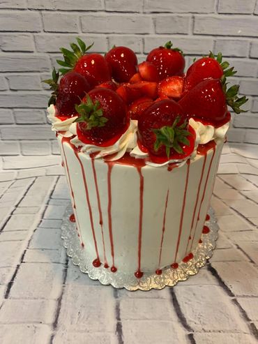 fresh strawberry wedding cake birthday cake buttercream cake