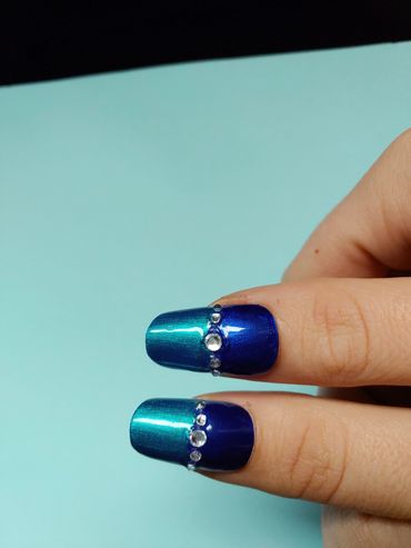 Thumbs of Blue Two-toned set Press-On Nails