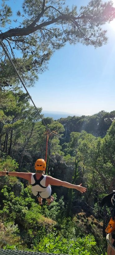 In der Aktiv Yoga Woche kann man Ziplining machen