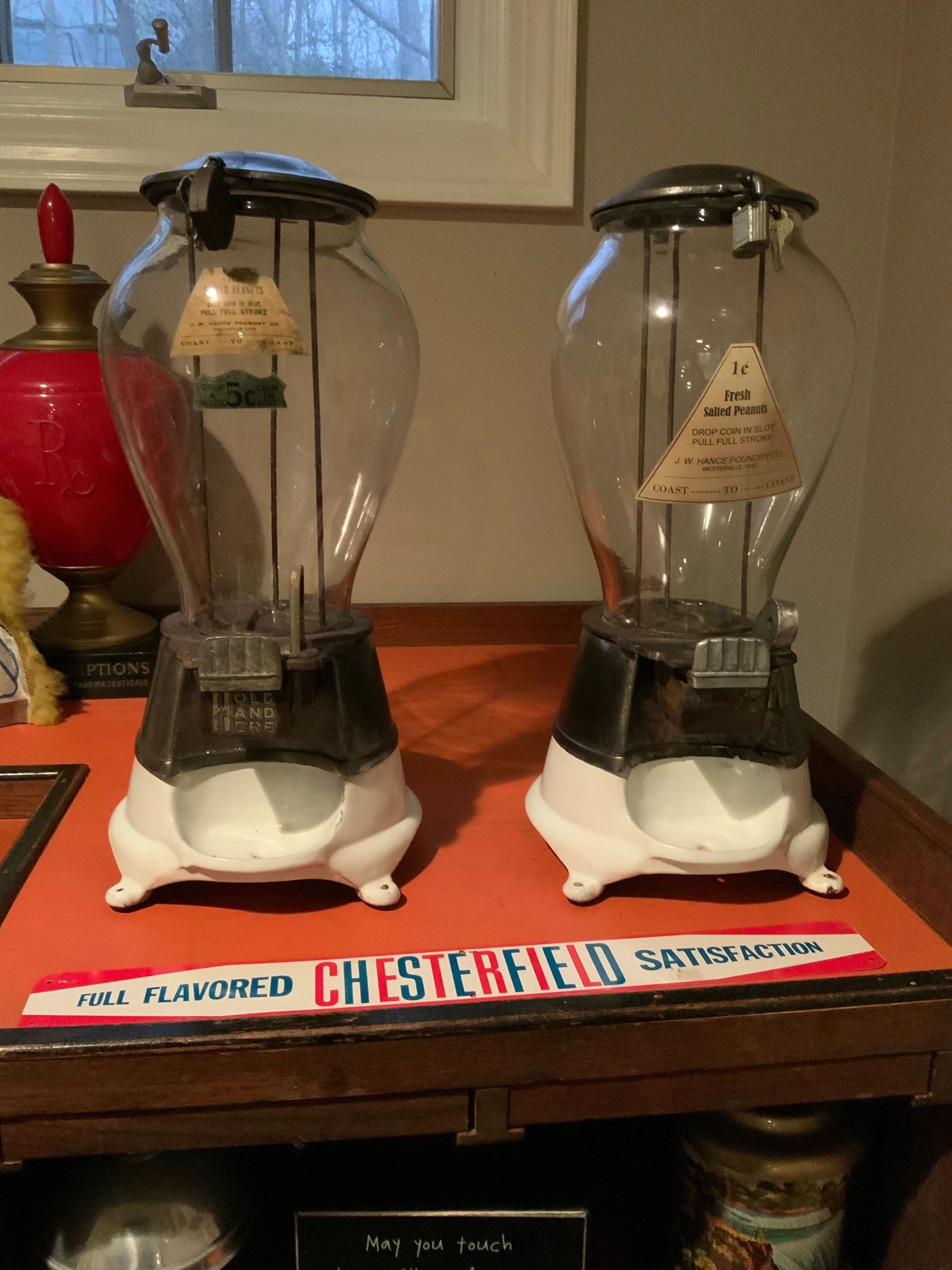 Antique Peanut Machine, Hance Peanut Machine, Antique Gum machine, Gumball Machine, penny peanut