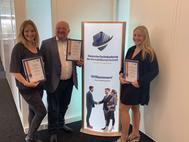 Absolventen Immobilienmakler Seminar Maklerkurs Maklerfortbildung