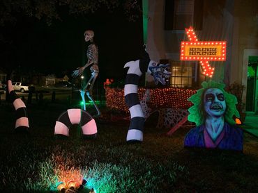 KAREN GOVERNALE CUSTOM WOOD SIGNS BEETLEJUICE