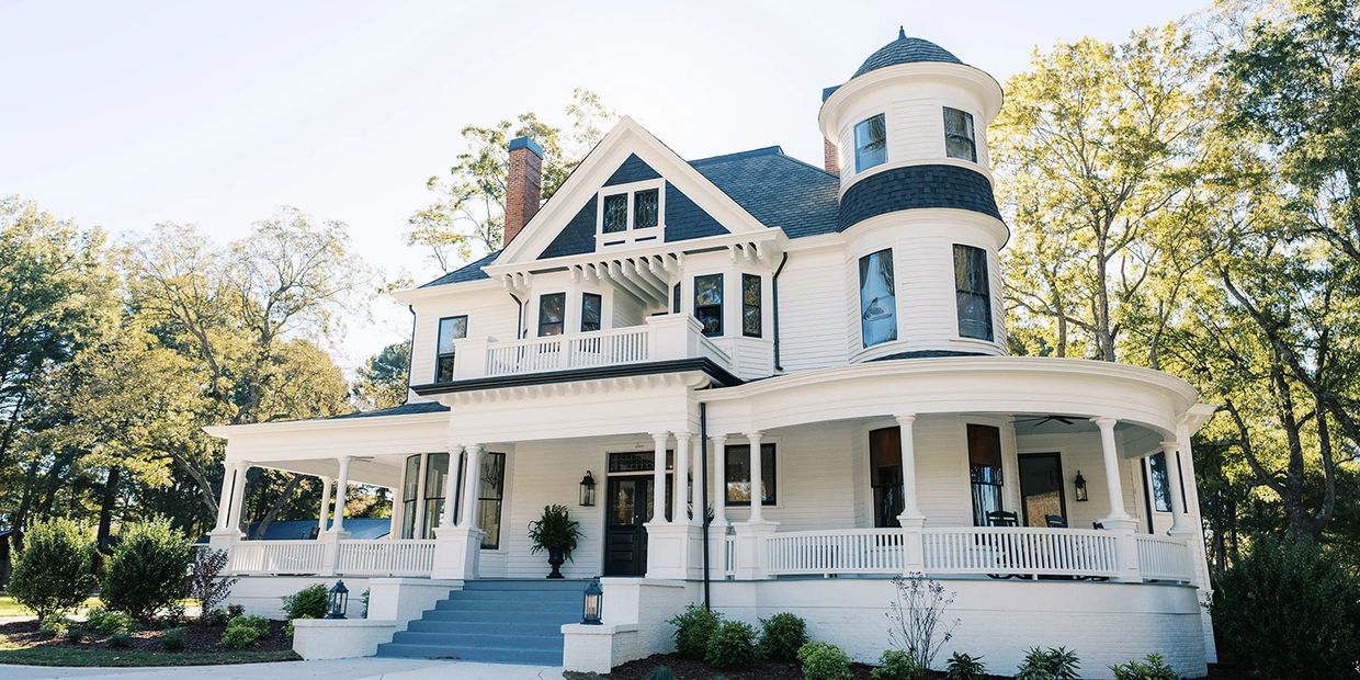 The front of The Carolina Manor House