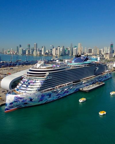 Norwegian Luna in Miami