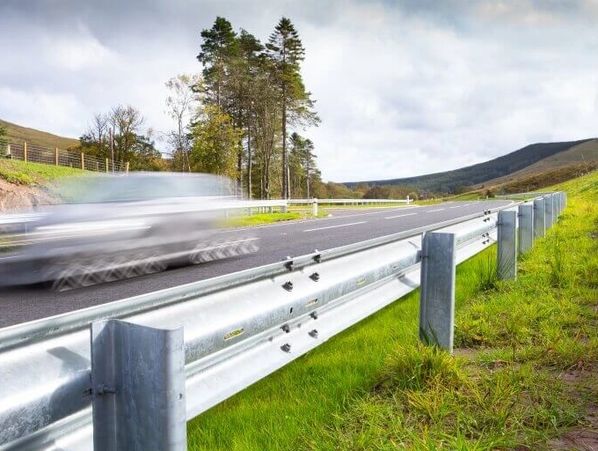 road safety fence supply and installation by mantech bahrain