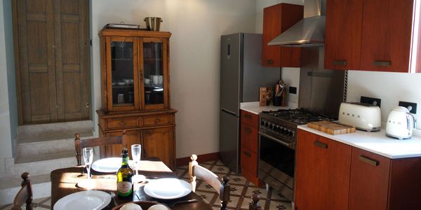 Fully furnished kitchen in a three bedroom vacation rental apartment in Sulmona, Abruzzo