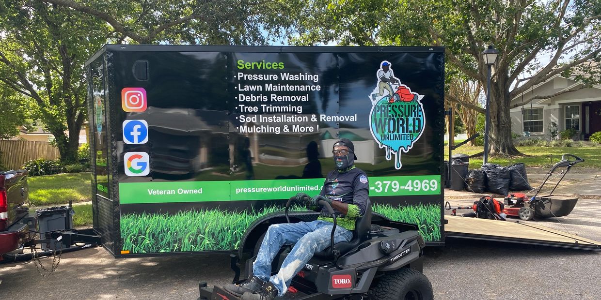 Spotless Orlando driveway and vibrant yard - Total Curb Appeal Value PackSpotless Orlando driveway a