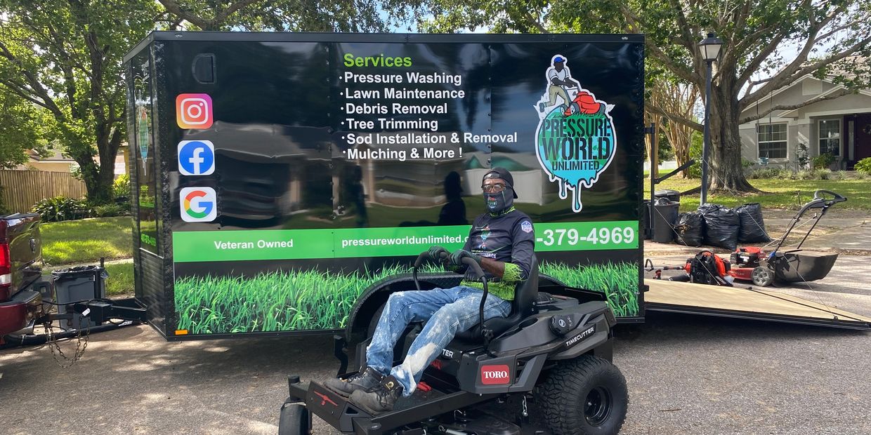 Spotless Orlando driveway and vibrant yard - Total Curb Appeal Value PackSpotless Orlando driveway a