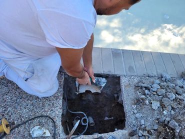 Replacing a leaking skimmer 