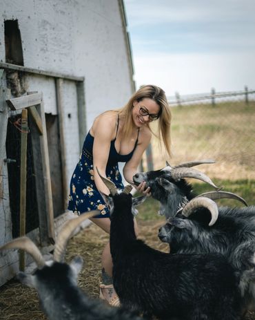 Suzi. Portrait Photography Winnipeg www.photographywinnipeg.ca