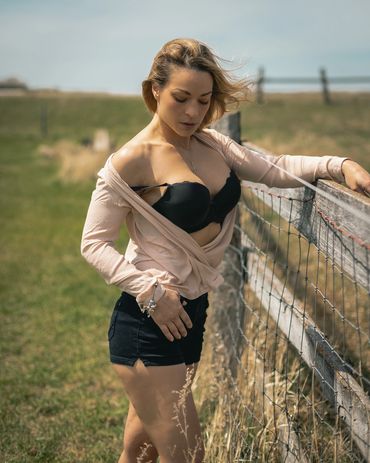 Suzi. Portrait Photography Winnipeg www.photographywinnipeg.ca