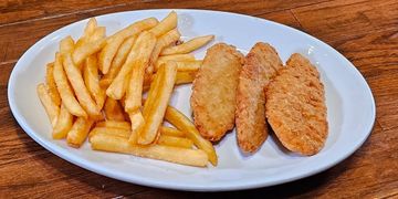 Dipping Sauces :  Ranch, Blue Cheese, Honey Mustard, BBQ.