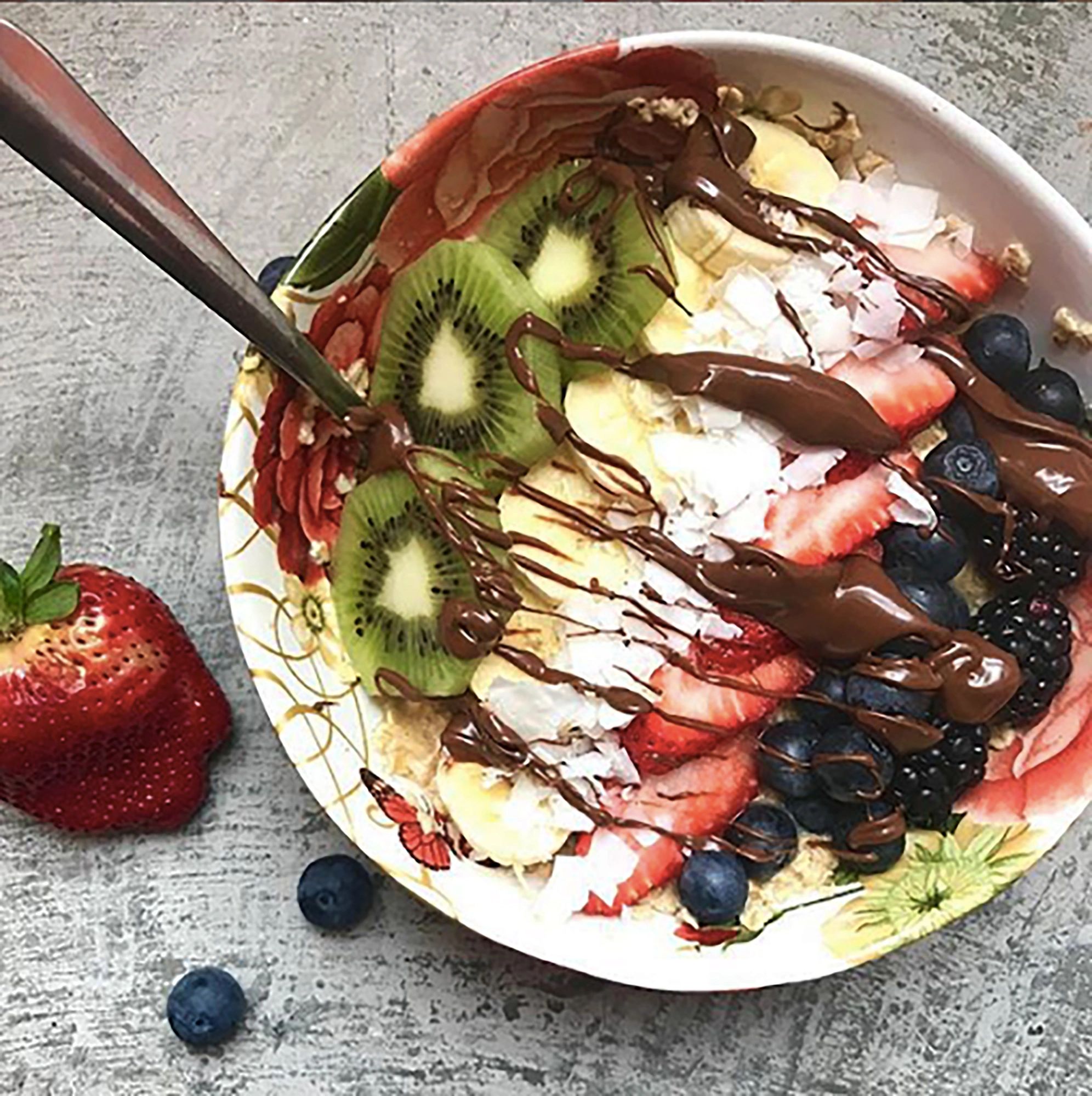 //img1.wsimg.com/isteam/ip/12502ea4-db3b-43cf-b757-b6a78d4dd35c/acai%20bowl.jpg/:/rs=w:1300,h:800