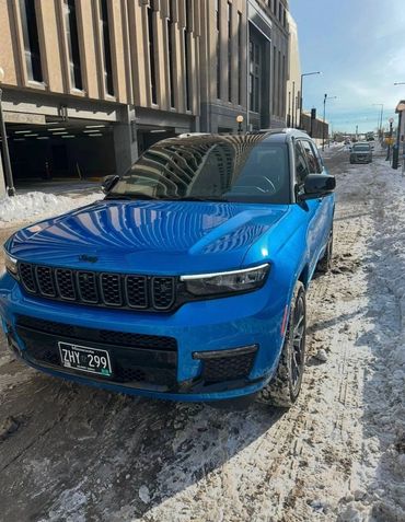 2023 Jeep Grand Cherokee Summit Rental