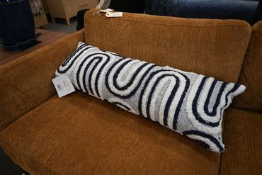 LR Navy & White Long Kidney
$59