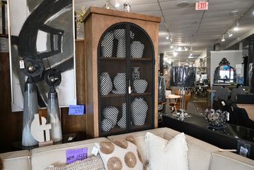 NST Arch Cabinet
$1397
41x19x93