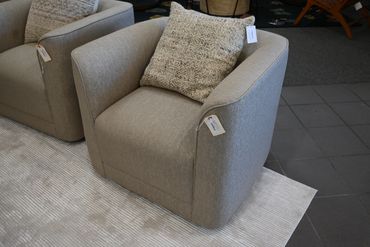 EH Swivel Accent Chair Beige
$397