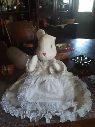 Bunny's are a made to order item. You can pick colors and patterns to match your decor.
$35.00