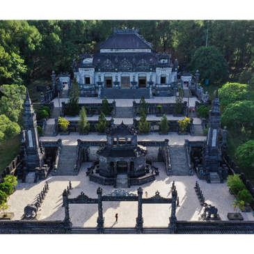 Lăng Khải Định ở Huế được khởi công xây dựng từ 4/9/1920,