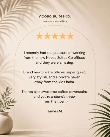 Client review of Noosa Suites Co. highlighting the convenient Noosaville location