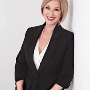 beautiful, clean makeup and hair for headshots, airbrush foundation