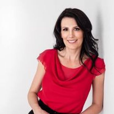 beautiful, clean makeup and hair for headshots, airbrush foundation