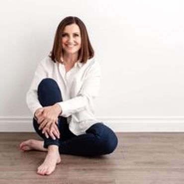 Beautiful, clean makeup for headshots, airbrush foundation