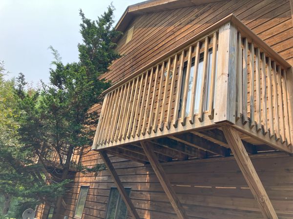 CEDAR SIDING AND BALCONY PRESSURE WASHING