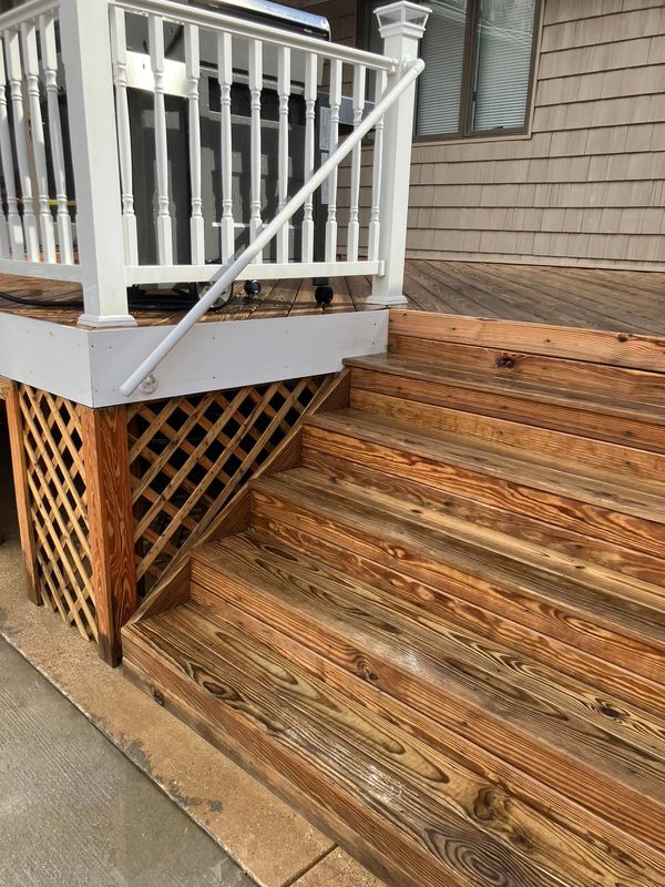 PRESSURE WASHING WOOD STEPS