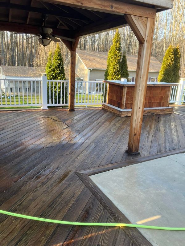 WOOD DECK PRESSURE WASHING