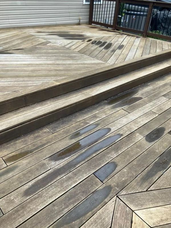 HARD WOOD DECK PRESSURE WASHING