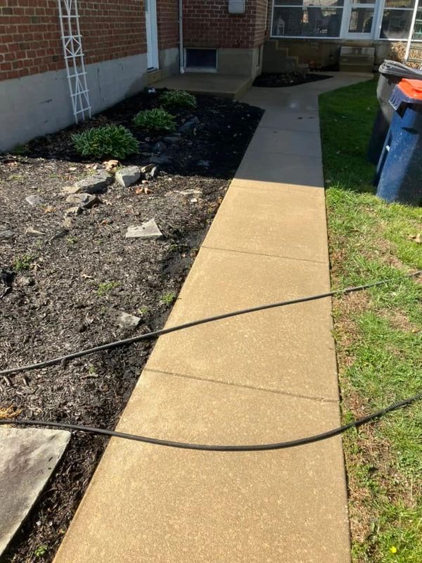 CONCRETE SIDEWALK SURFACE CLEANING