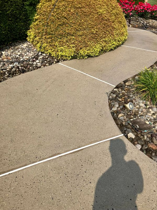 CONCRETE SIDEWALK PRESSURE WASHING