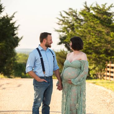 Glowing maternity photo in Bryan, TX by Dimples and Cheeks Photography. Timeless pregnancy portrait.