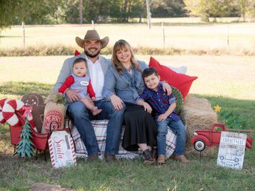 Christmas Family Photographer, Bryan, TX