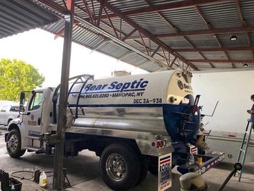 septic-pumping truck