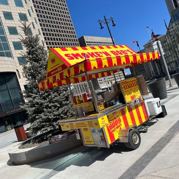 hotdog cart Portage and Main Winnipeg Smoke'n Bob's