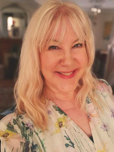 Sharon Nicholson, online trauma therapist UK
Brainspotting - anxiety, trauma, narcissistic abuse