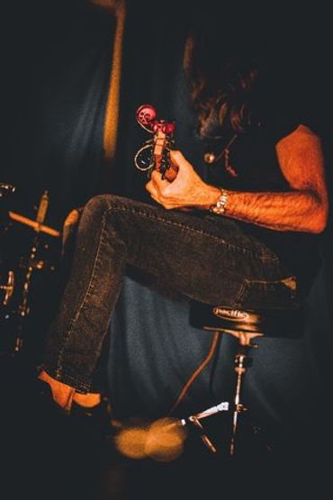 Side shot performing