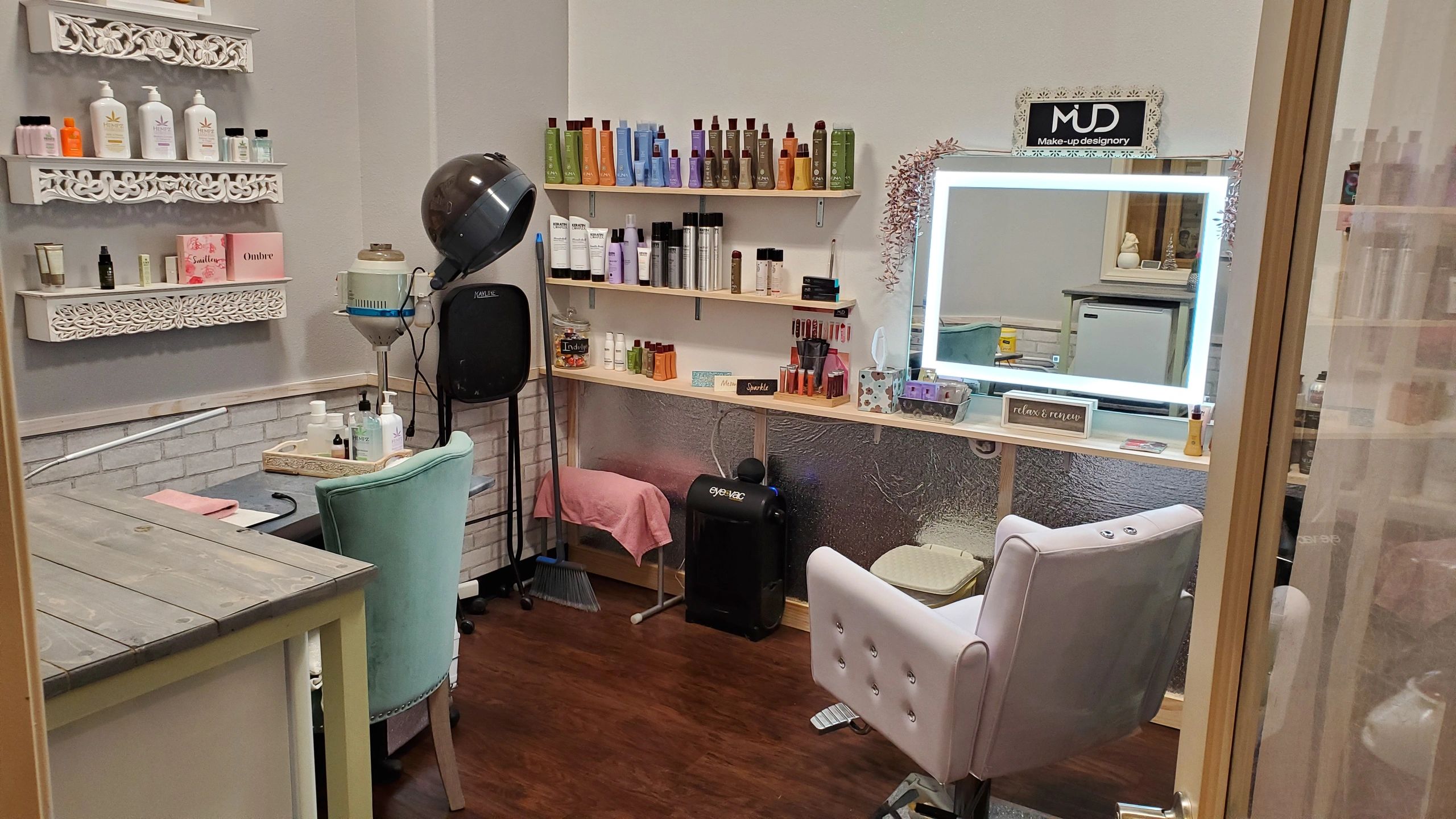 home nail salon decorating and set up ideas